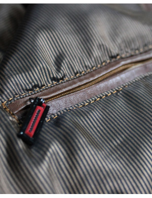 Poche interieur côté coeur zippée du cuir Victor Otago marron pour homme