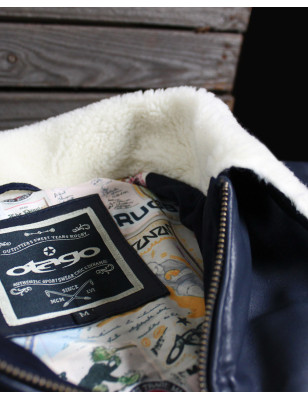 Détail produit du cuir Lucky Otago bleu marine pour homme