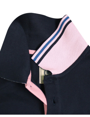 détail du revers de col avec liseré du Polo manches courtes bleu marine pour homme Bota Otago rugby