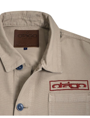 col et broderie côté cœur de la Veste Toile Boutonnée Otago Rugby beige pour Homme